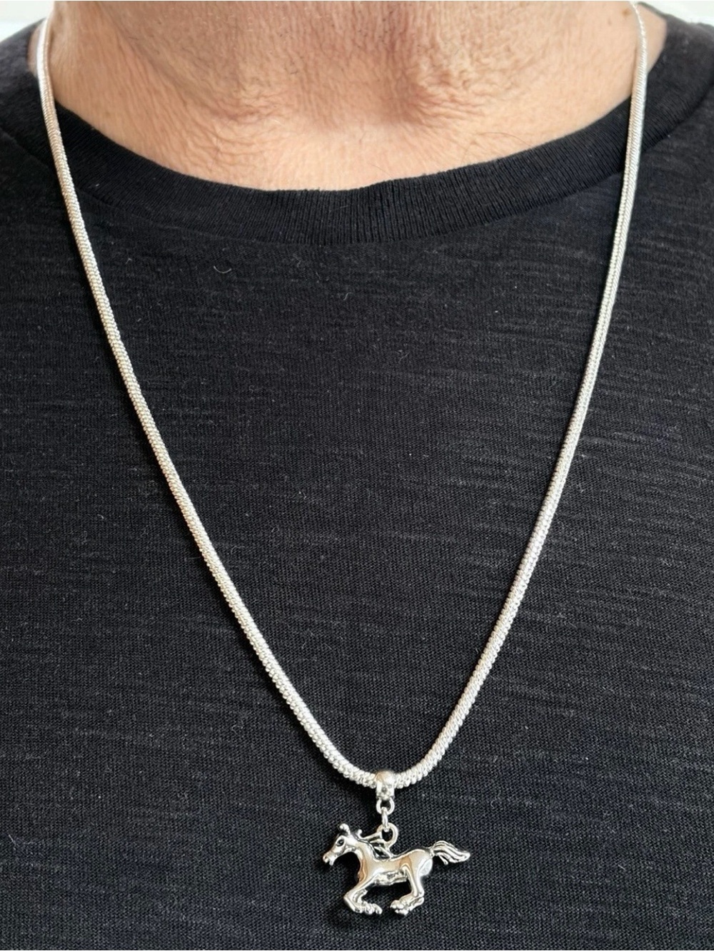 Men’s/women’s 925 sterling Silver Necklace.30"snake chain,running horse pendant.